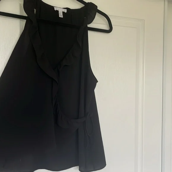 Leith Halter Style Ruffle Blouse - Picture 2 of 6